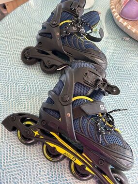 Kids schwinn rollerblades.